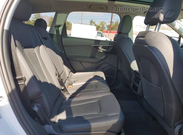 WA1VXAF71MD032699 2021 AUDI Q7 White 