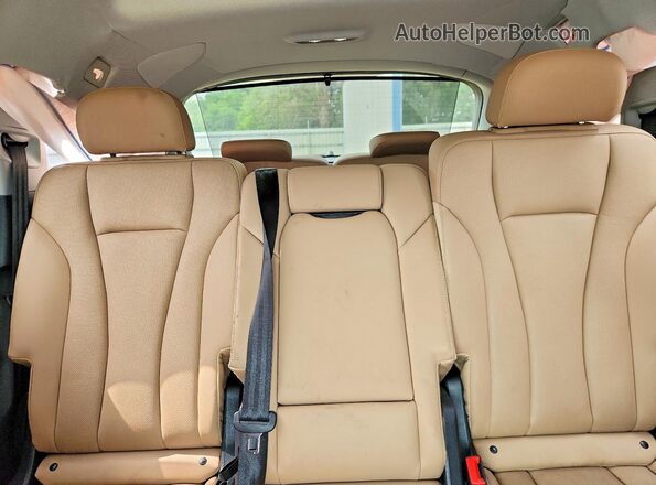 WA1VXBF74ND001809 2022 AUDI Q7 White Vista de los asientos traseros