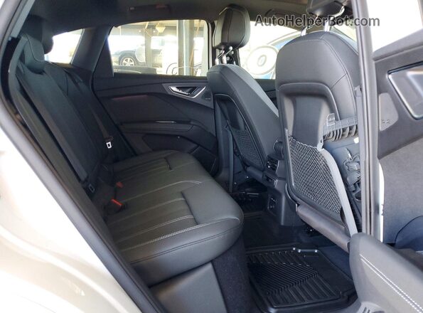 WA1W2BFZ2NP055208 2022 AUDI Q4 White უკანა სავარძლების ხედი