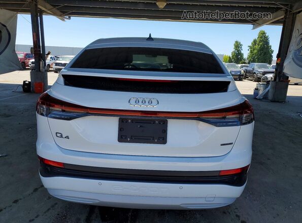 WA1W2BFZ2NP055208 2022 AUDI Q4 White უკანა ხედი