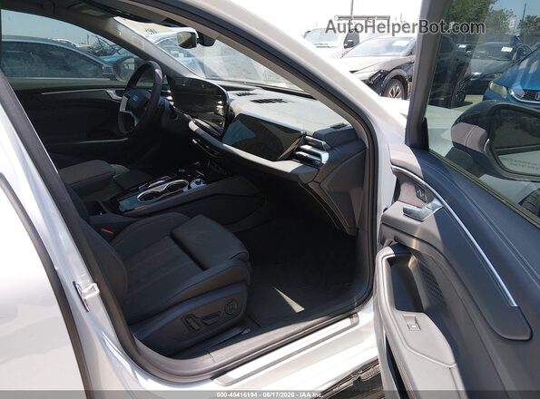 WAU55CFN0TN024184 2026 AUDI A6 Белый Вид салона спереди