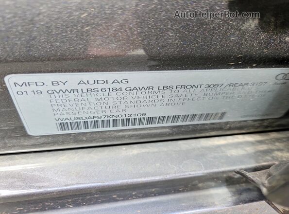 WAU8DAF87KN012109 2019 AUDI A8 Charcoal Widok komory silnika