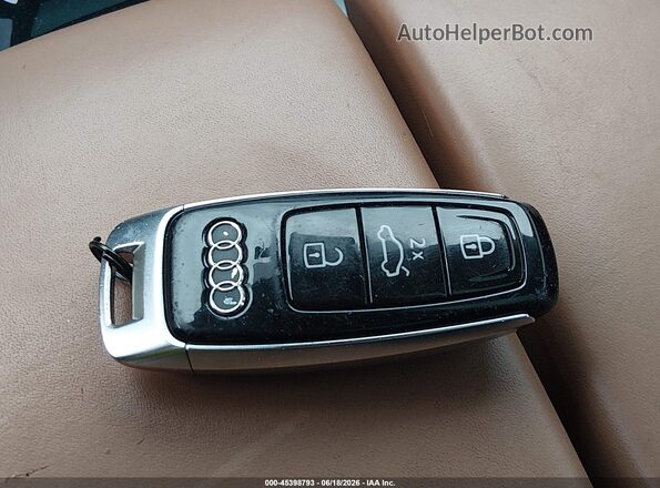 WAU8SAF84LN007005 2020 AUDI S8 Maroon Widok deski rozdzielczej