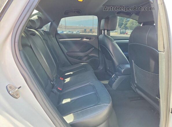 WAUA7GFF9G1047775 2016 AUDI A3 White Vista de los asientos traseros