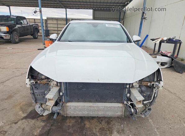 WAUABAF43NN000693 2022 AUDI A4 White Front view