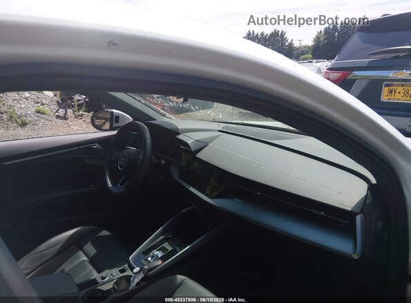 WAUAUDGY0PA024232 2023 AUDI A3 Белый Вид салона спереди