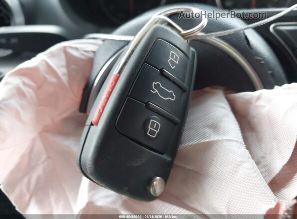 WAUAUGFF8H1046708 2017 AUDI A3 White Vista del salpicadero