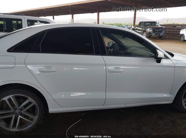 WAUAUGFF8H1046708 2017 AUDI A3 White Vista interior trasera