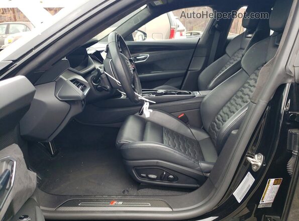 WAUBHBFW0R7900522 2024 AUDI RS Black Widok wnętrza z przodu