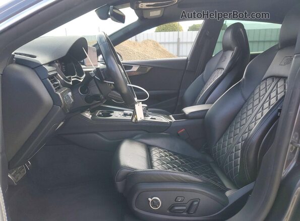 WAUC4CF58JA061708 2018 AUDI S5 Gray Front interior view