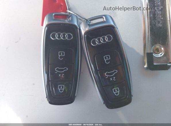WAUCJBFW5N7008463 2022 AUDI E-TRON Gray Dashboard view