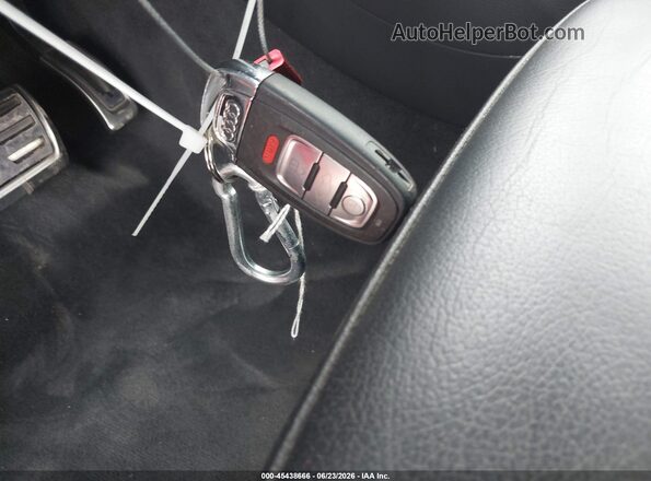 WAUD2AFR3HA000732 2017 AUDI A5 Red Vista del salpicadero
