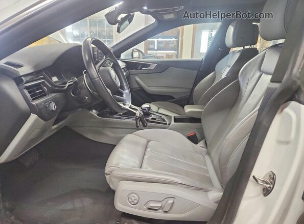WAUDACF53NA008756 2022 AUDI A5 White წინა სალონის ხედი