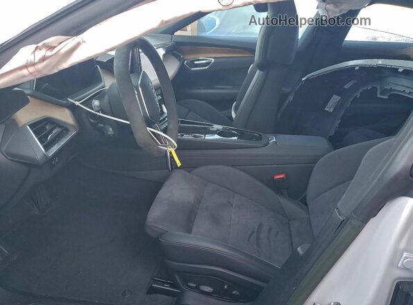 WAUDJBFW0P7004182 2023 AUDI E-TRON Gray Вид салону спереду