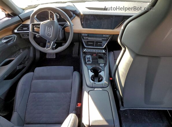 WAUDJBFW0P7004182 2023 AUDI E-TRON Gray Вид панелі приладів