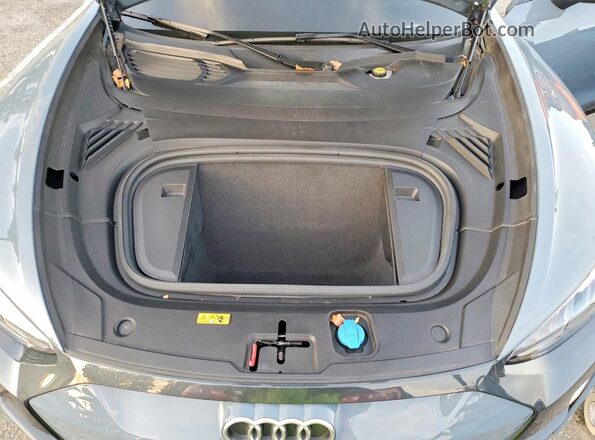 WAUDJBFW9P7006481 2023 AUDI E-TRON Gray Widok wnętrza z tyłu