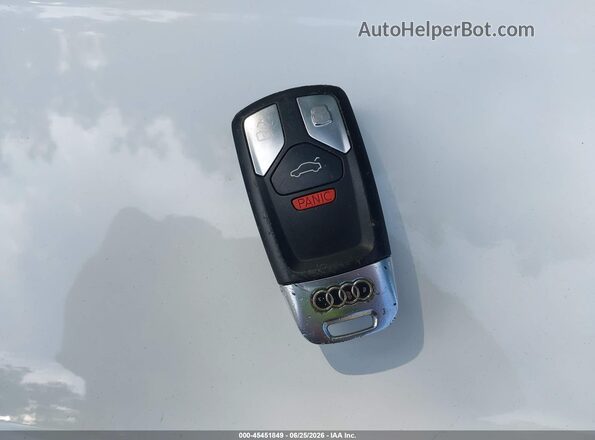 WAUDNAF40HN054591 2017 AUDI A4 White Widok deski rozdzielczej