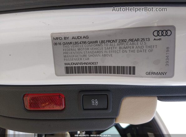 WAUDNAF45HN040637 2017 AUDI A4 White Vista del compartimento del motor
