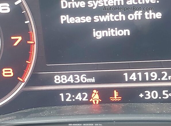 WAUENAF48JA079336 2018 AUDI A4 Серебряный 