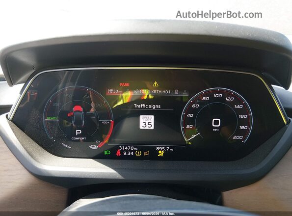 WAUFJBFW0N7003684 2022 AUDI E-TRON Black უკანა სავარძლების ხედი