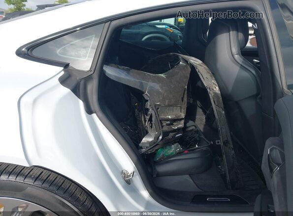 WAUFJBFW1R7004445 2024 AUDI E-TRON White Вид наклейки з VIN-кодом