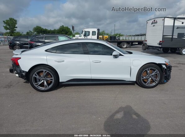 WAUFJBFW1R7004445 2024 AUDI E-TRON White Вид задньої частини салону