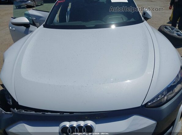 WAUFJBFW4R7004763 2024 AUDI E-TRON White Հետևի տեսք