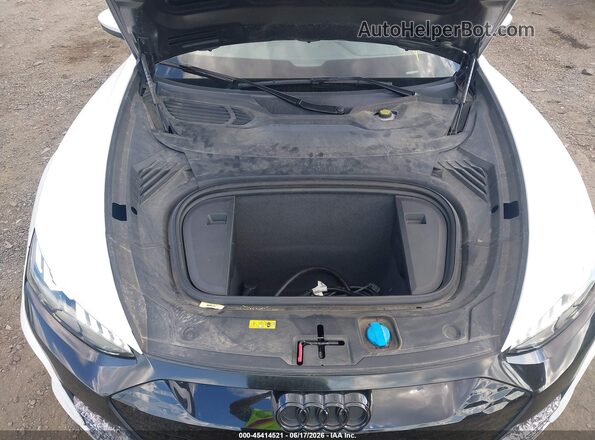 WAUFJBFW5R7004741 2024 AUDI E-TRON White Widok z tyłu