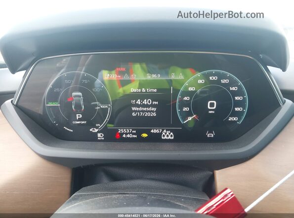 WAUFJBFW5R7004741 2024 AUDI E-TRON White Widok tylnych siedzeń