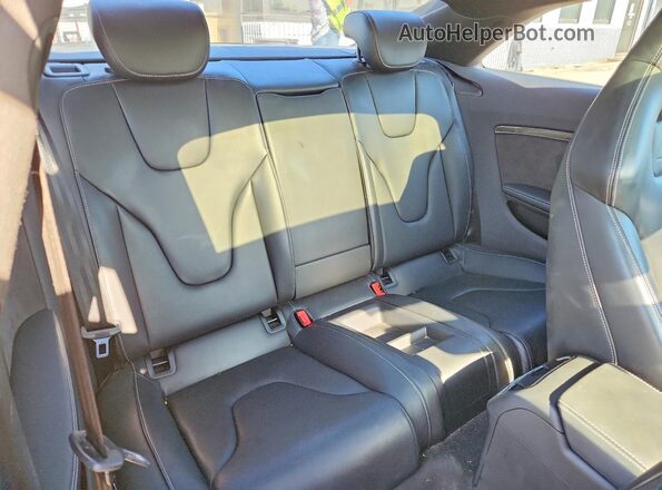 WAUG4AFR3HA001211 2017 AUDI S5 Gray Vista de los asientos traseros