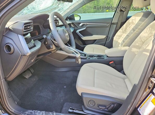 WAUGUDGYXSA051344 2025 AUDI A3 Black წინა სალონის ხედი