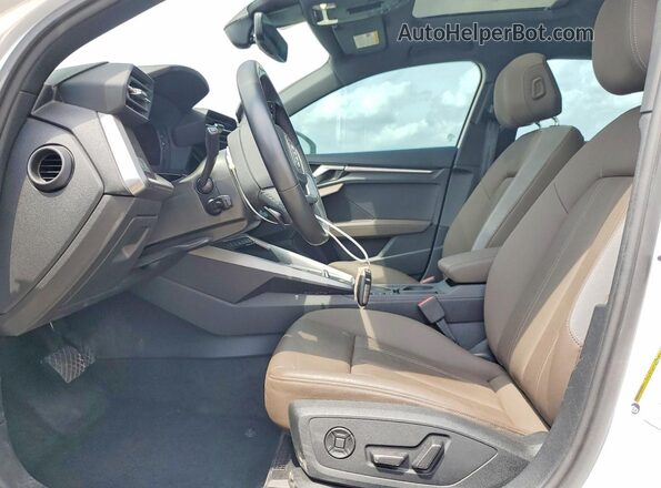 WAUHUDGY7RA014864 2024 AUDI A3 Белый Вид салона спереди