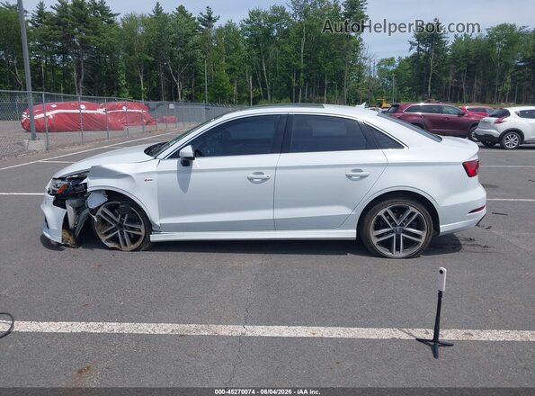 WAUJ8GFF6H1013565 2017 AUDI A3 White Vista interior de 360 grados