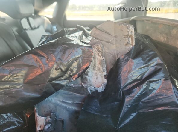 WAUJ8GFF7J1062232 2018 AUDI A3 White Widok tylnych siedzeń