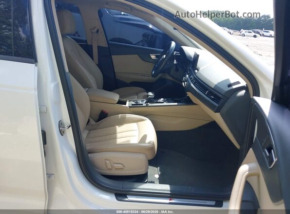 WAUKMAF43JA112426 2018 AUDI A4 White Front interior view