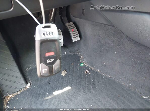 WAULMAF44JA077917 2018 AUDI OTHER Белый Вид панели приборов