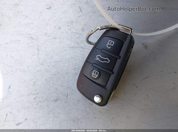 WAUUPBFFXHA118225 2017 AUDI A3 White Vista del salpicadero