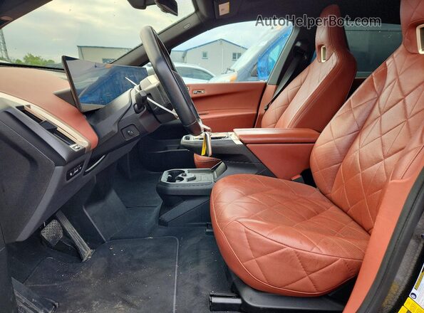 WB523CF00RCP93381 2024 BMW IX Gray Вид салону спереду