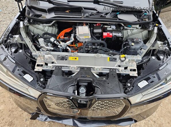 WB523CF04RCR71180 2024 BMW IX Black 