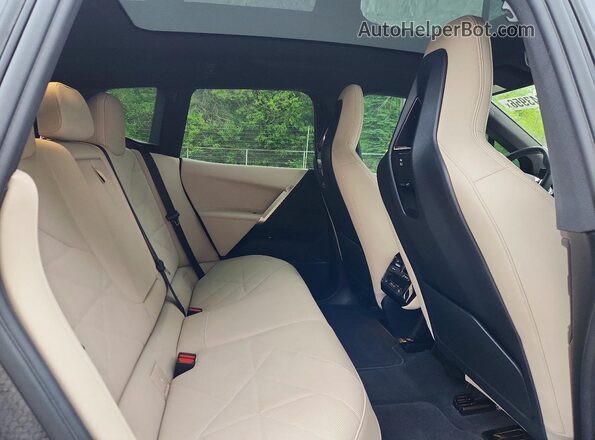 WB523CF04RCR71180 2024 BMW IX Black 