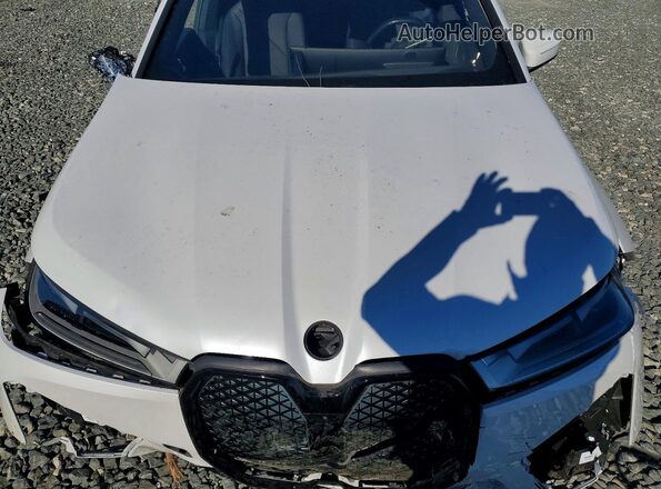 WB523CF05RCP66614 2024 BMW IX White 
