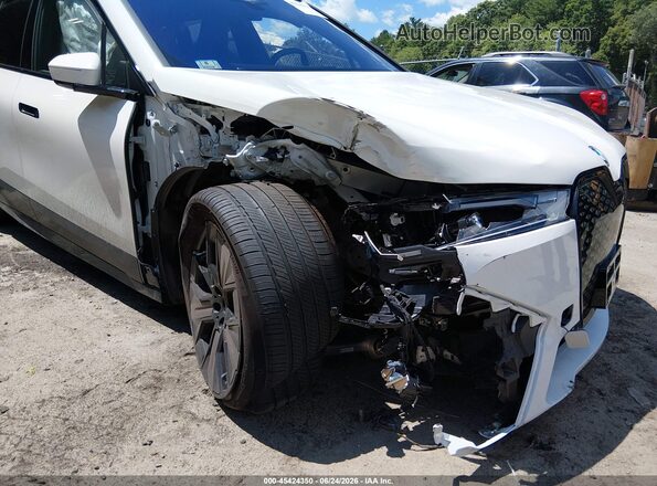 WB523CF05SCU31200 2025 BMW IX White Вид спереду