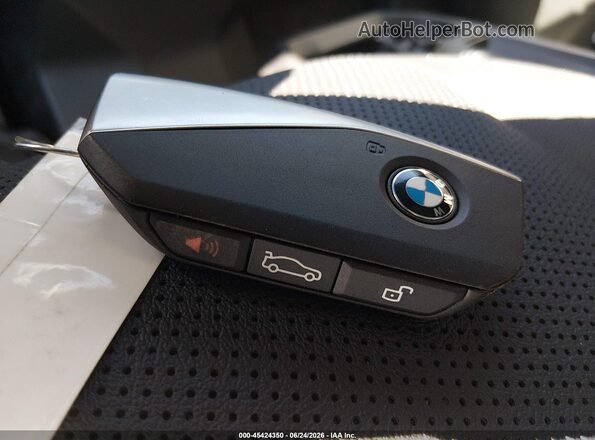 WB523CF05SCU31200 2025 BMW IX White Вид панелі приладів