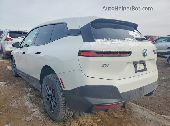 WB523CF08PCM08193 2023 BMW IX White Trasero izquierdo