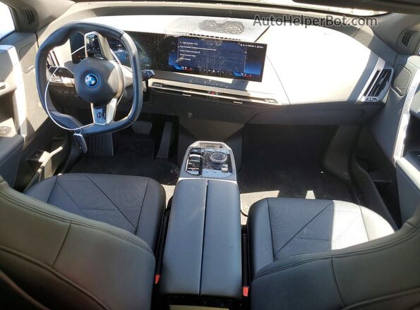 WB523CF08SCT44004 2025 BMW IX Gray წინა პანელის ხედი