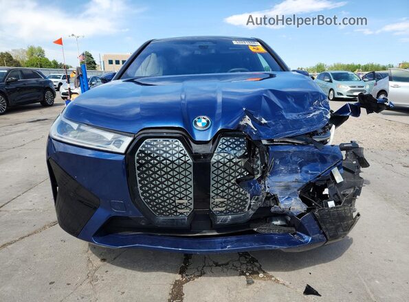 WB523CF08SCU58827 2025 BMW IX Синий Вид спереди