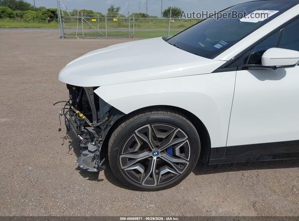 WB523CF0XPCM24038 2023 BMW IX White Դիմացի տեսք