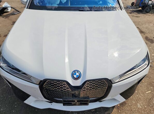 WB523CF0XRCN55473 2024 BMW IX White Շարժիչի բաժամունքի տեսք