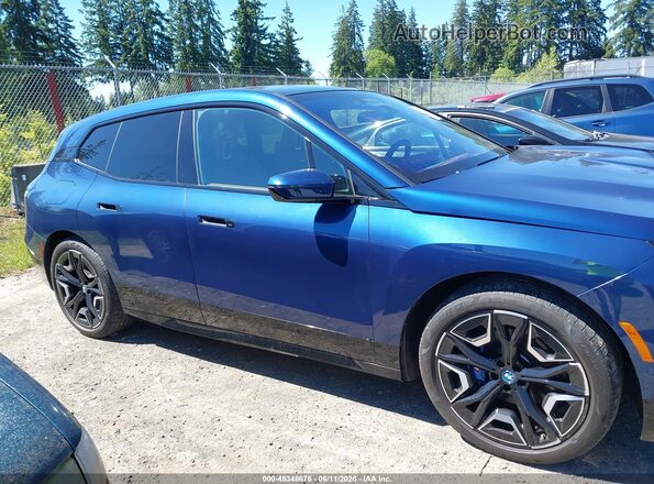 WB533CF03PCM07831 2023 BMW IX Blue Widok wnętrza z tyłu