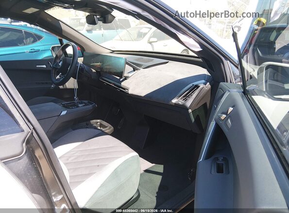WB543CF00TCU96319 2026 BMW IX White Вид салону спереду
